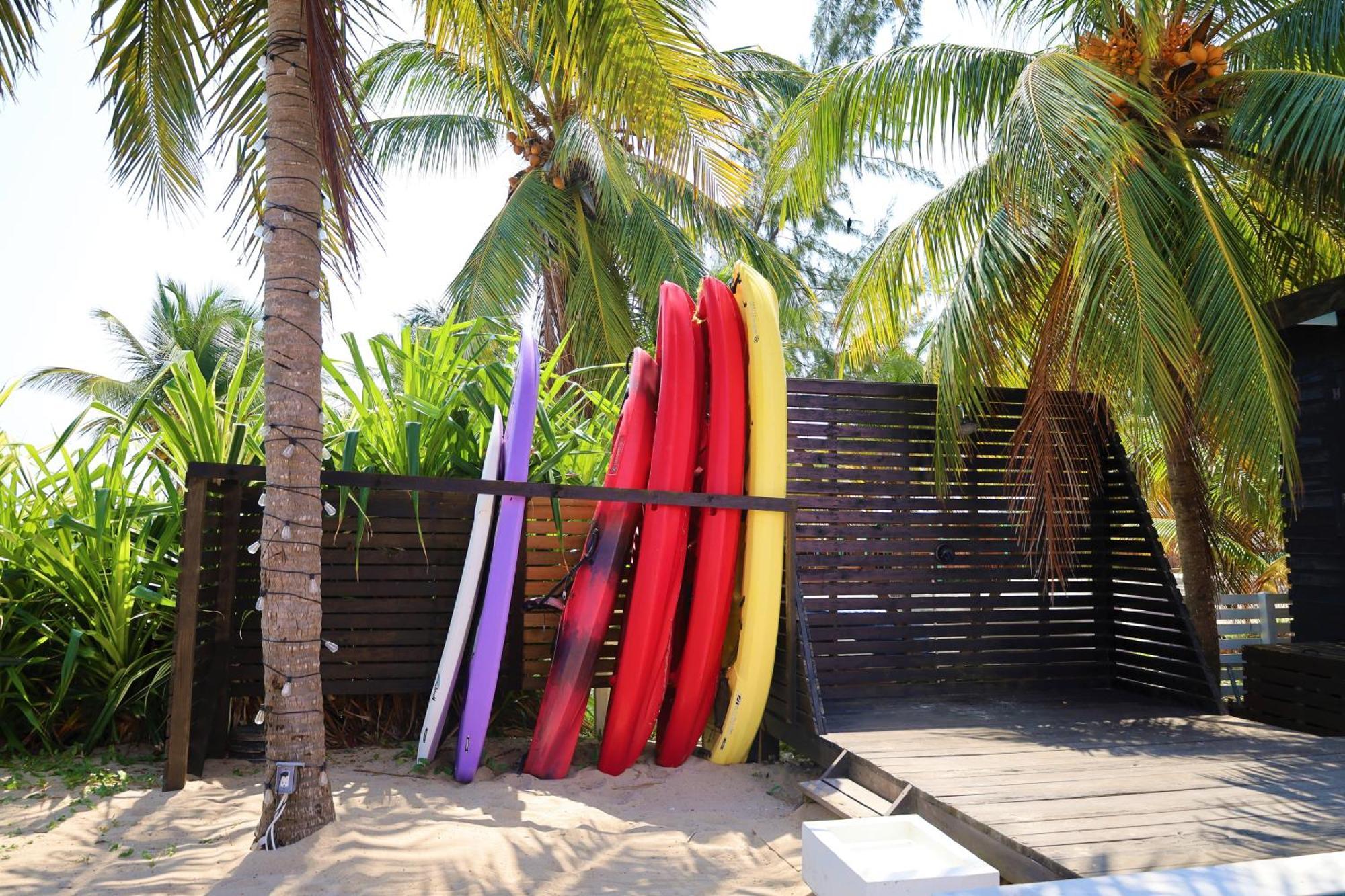 The Ellysian Boutique Hotel Placencia Екстериор снимка
